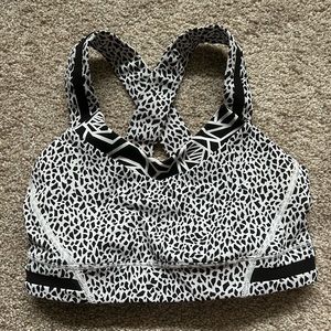 Lululemon sports bra